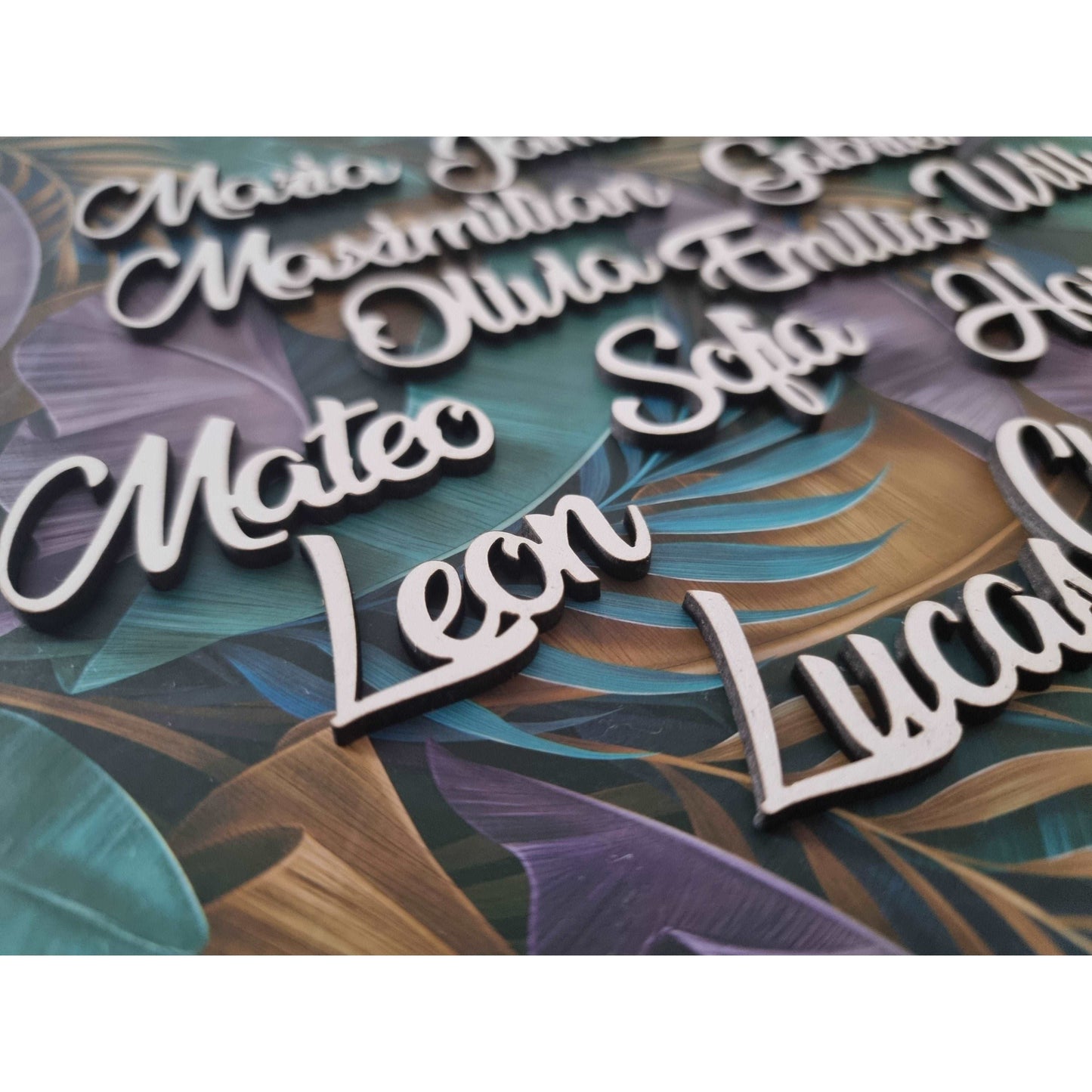 Marcasitios con nombre de madera personalizados: El Regalo Perfecto para Tus Eventos Especiales
