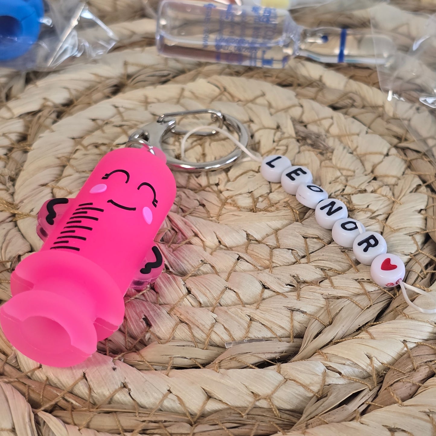 Rompe ampollas jeringa de goma – Personalizable con nombre