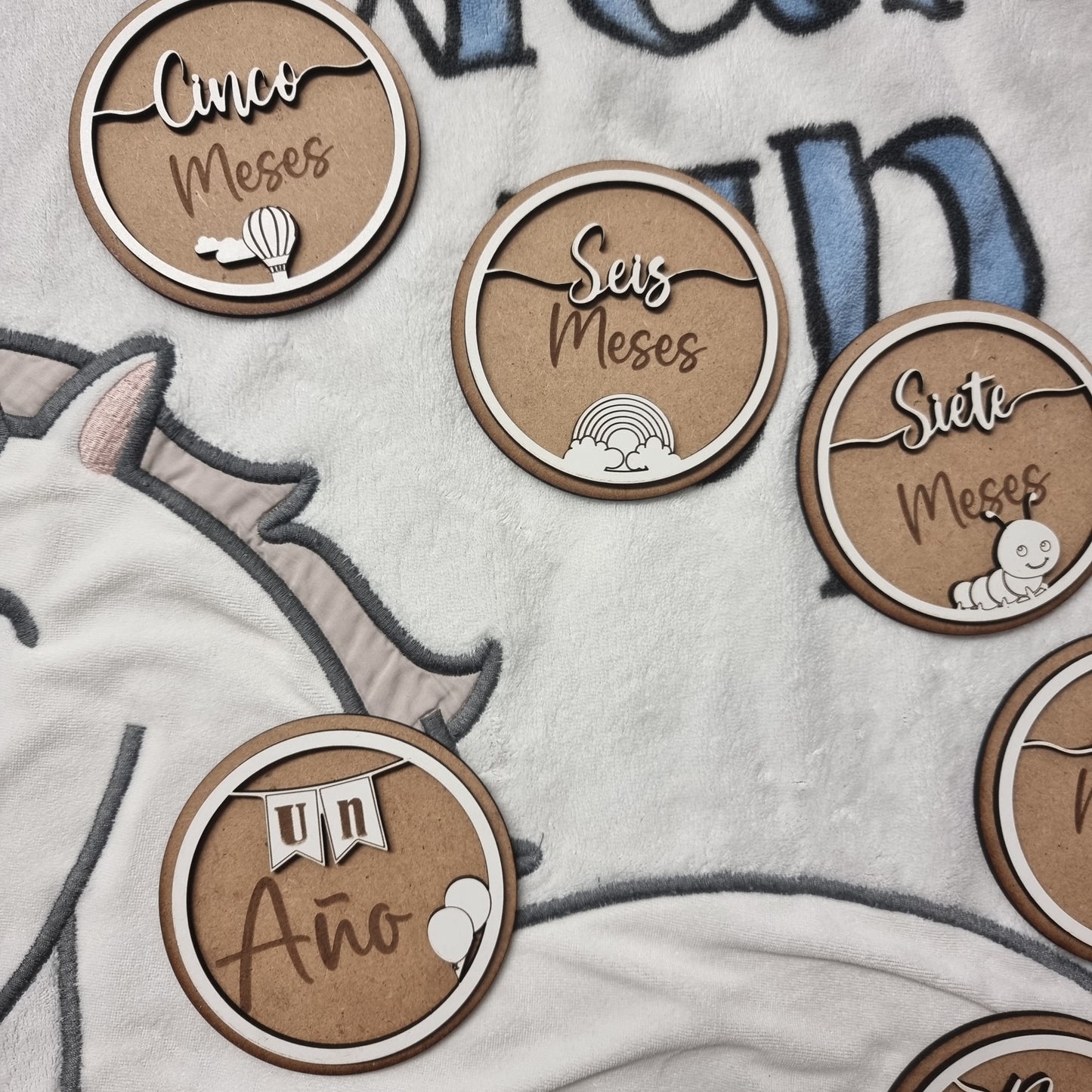 Cumplemeses de Bebé Personalizados - Hechos a Mano con Encantadores Animales