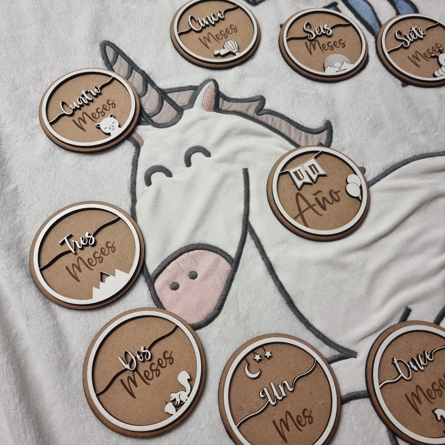 Cumplemeses de Bebé Personalizados - Hechos a Mano con Encantadores Animales
