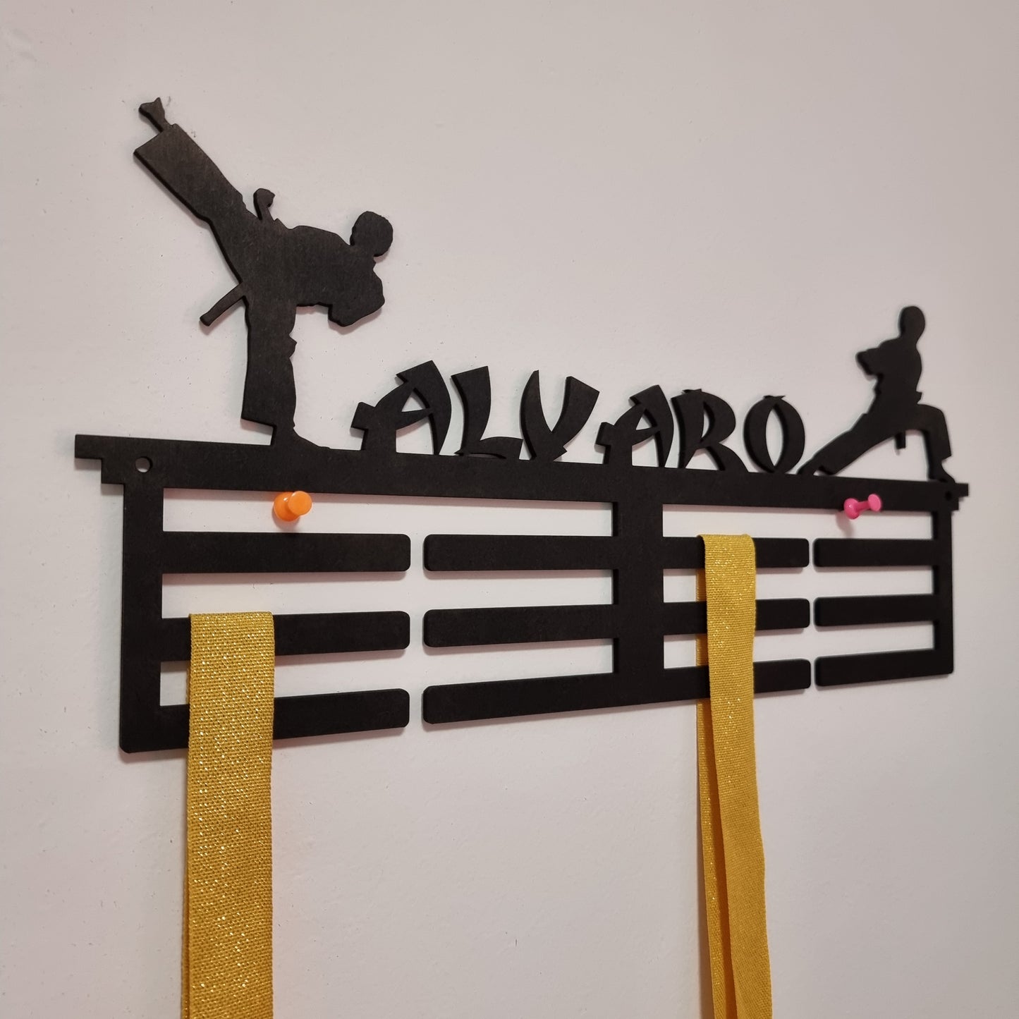 Medallero Personalizado de Karate - Hecho a Mano en Madera