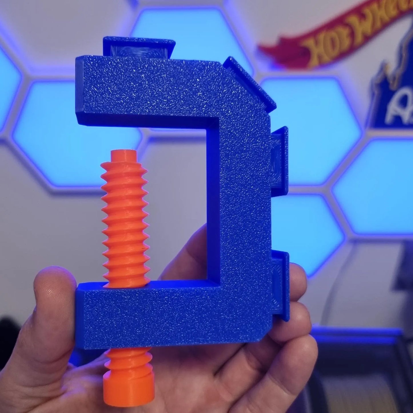 Pinza Universal para Pistas Hot Wheels. Compatible y Ajustable