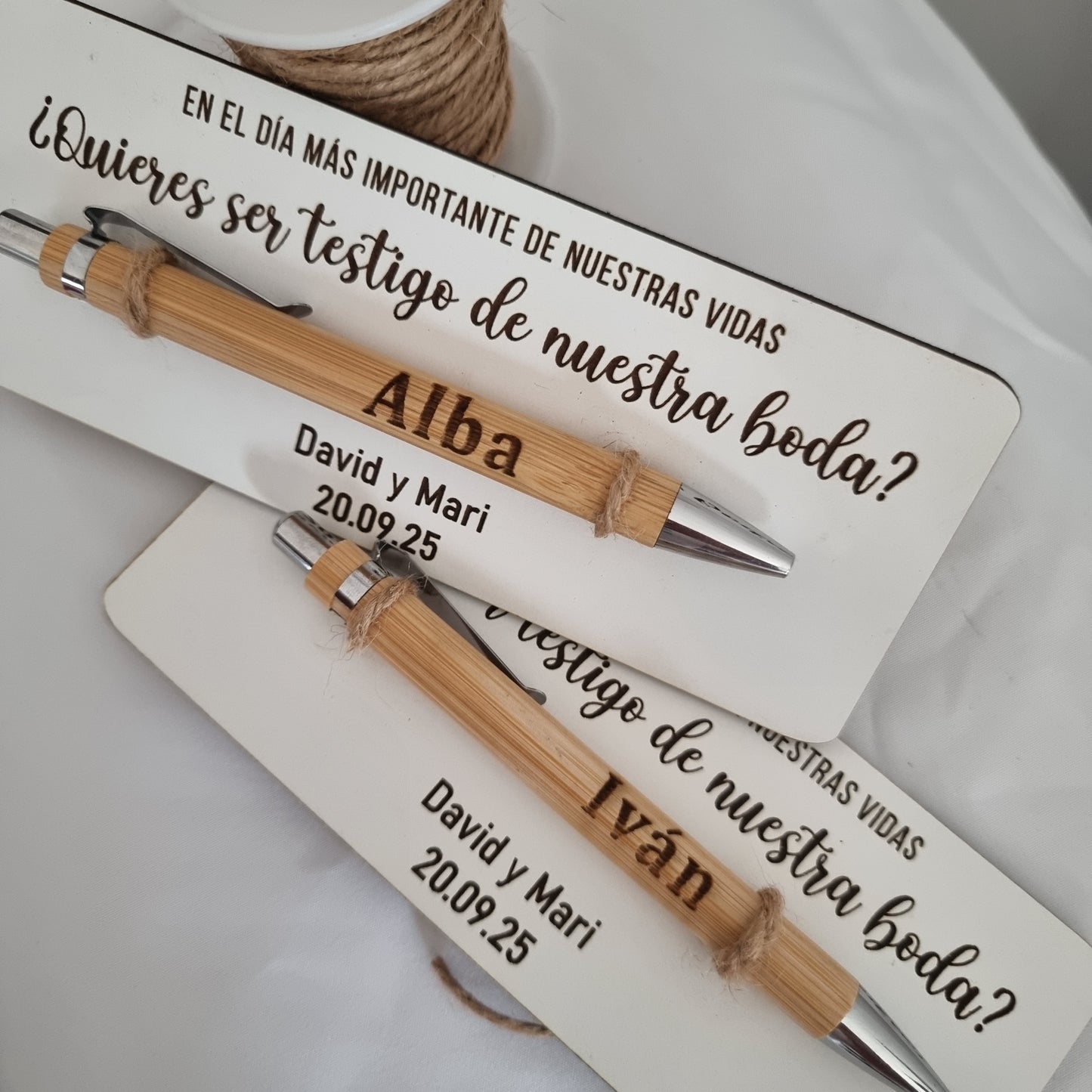 Bolígrafo personalizado con mensaje para testigos de boda – grabado en bambú