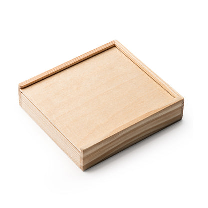 Set de baraja francesa y dados en caja de madera · Crudo