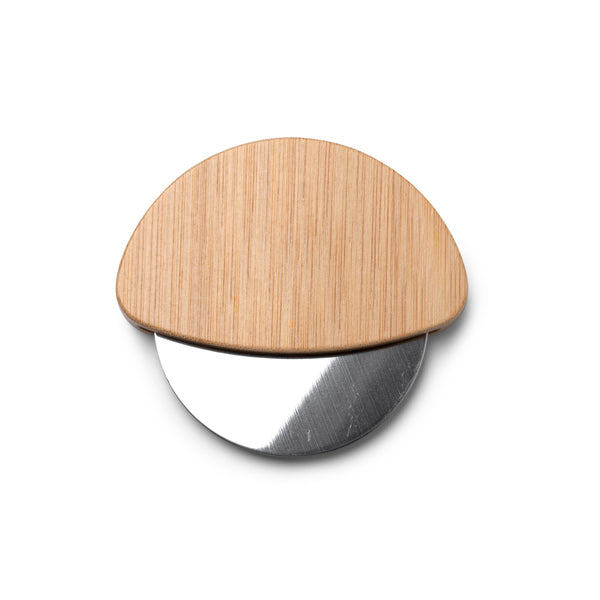 Cortapizzas con mango de bambú · Crudo