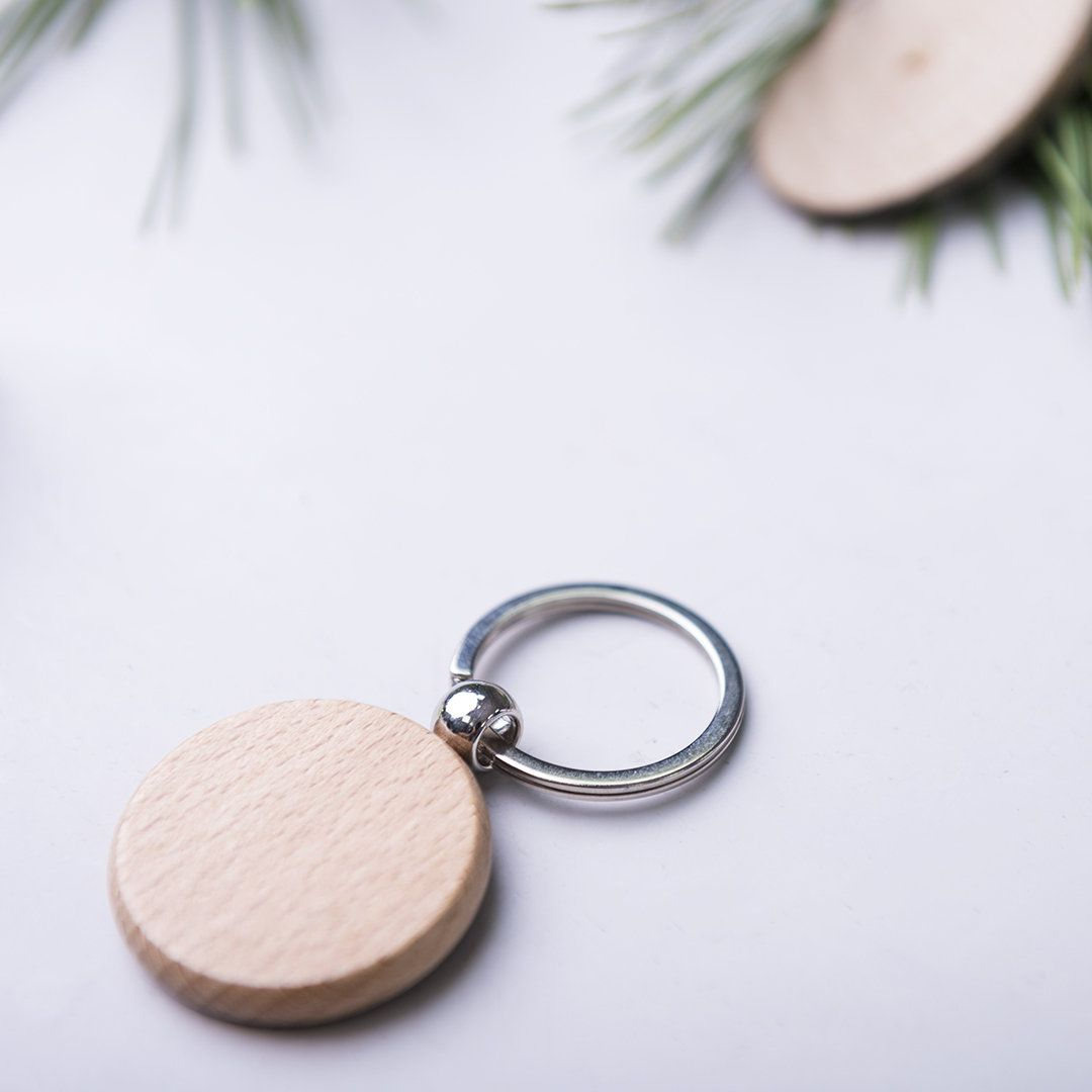 Llavero Madera de Haya Personalizado - Grabado Láser de Alta Precisión