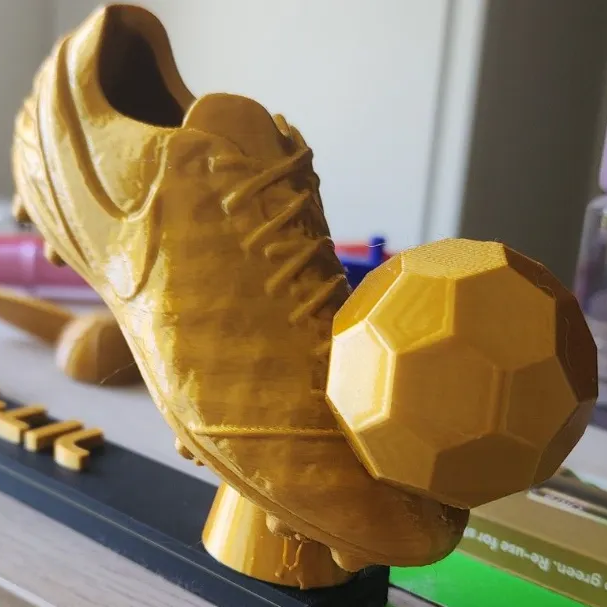 Trofeo 3D fútbol - Bota con balón y texto personalizado