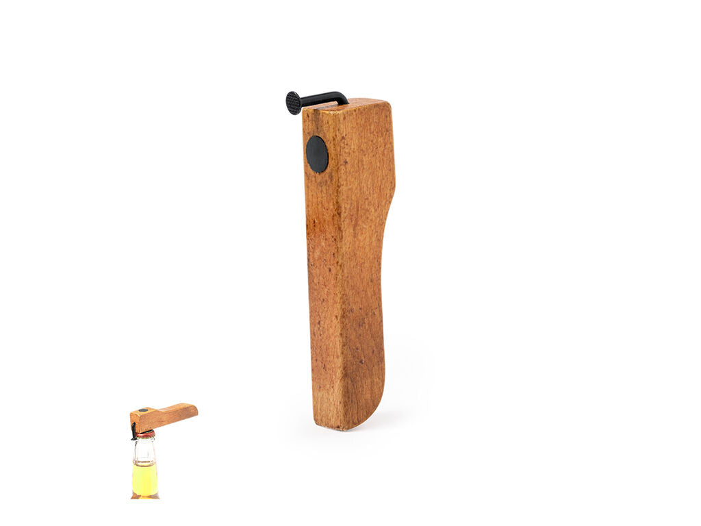 Abridor de madera con clavo e imanes