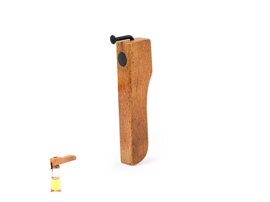Abridor de madera con clavo e imanes