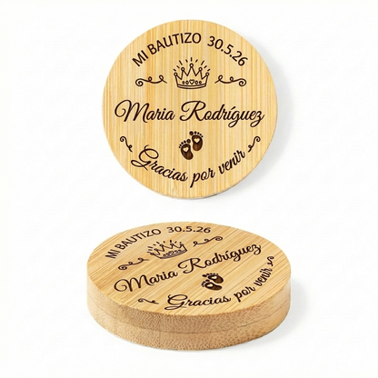 Diseño corona y pies - Abridor Magnético de Bambú Personalizado para Bautizo