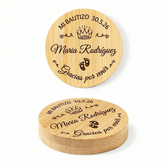 Diseño corona y pies - Abridor Magnético de Bambú Personalizado para Bautizo