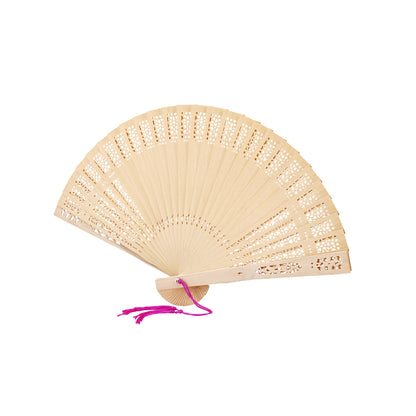 Abanico de madera calada con pompón · Natural