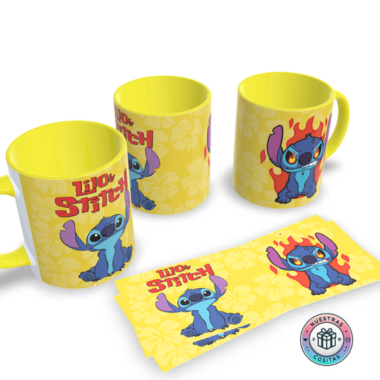 Taza Stitch enfadado – Fondo amarillo con flores hawaianas