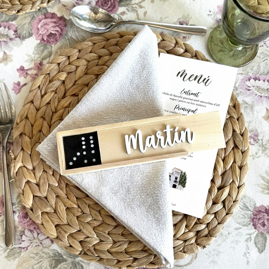 Dominó Clásico en Caja de Madera Personalizada - Nombre en Relieve 3D