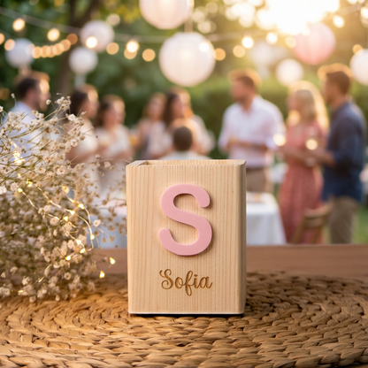 Portalápices de Madera con Inicial 3D en Color y Nombre Grabado