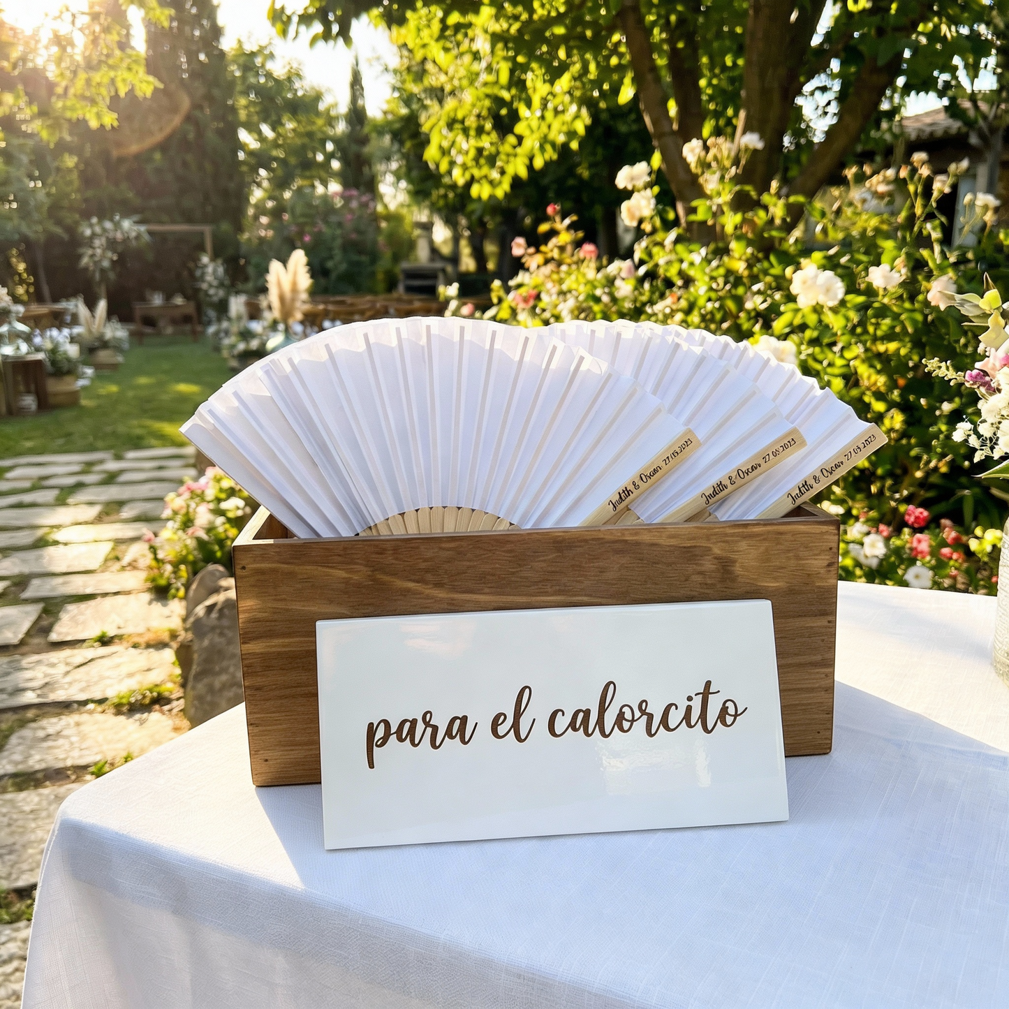 Pack Bienvenida Eventos: Letrero "Para el Calorcito" + Abanicos de Madera Personalizados