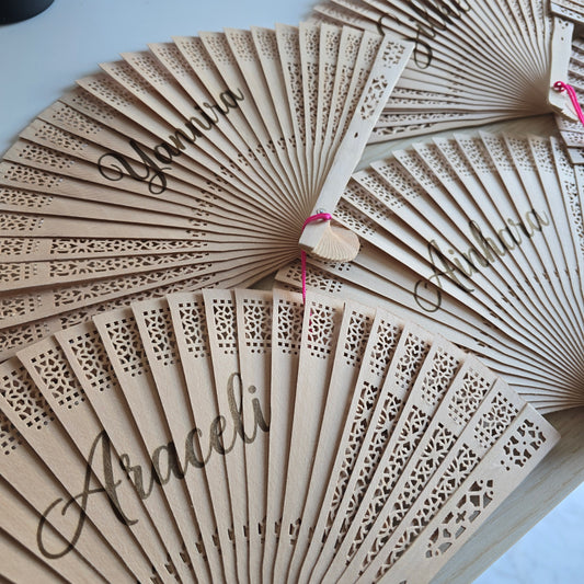 Abanico de Madera Calada Personalizado - Grabado Láser con Nombre o Logo