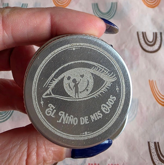 Bálsamo Labial "El niño de mis ojos" – Vainilla & SPF15 – Tarrito de Aluminio Grabado