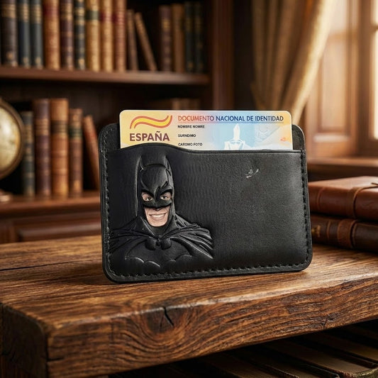 Tarjetero "I'm Batman" – Funda de Polipiel que Transforma tu Cara en el Caballero Oscuro